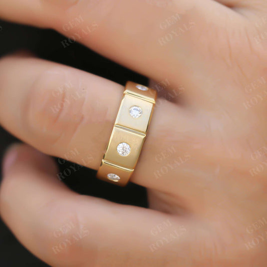 8MM Wide Flush Set Round Moissanite Men's Wedding Band