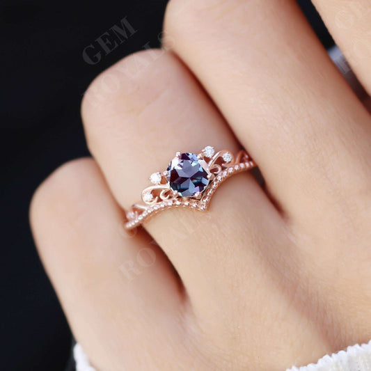 Vintage Style Chevron Round Alexandrite Engagement Ring