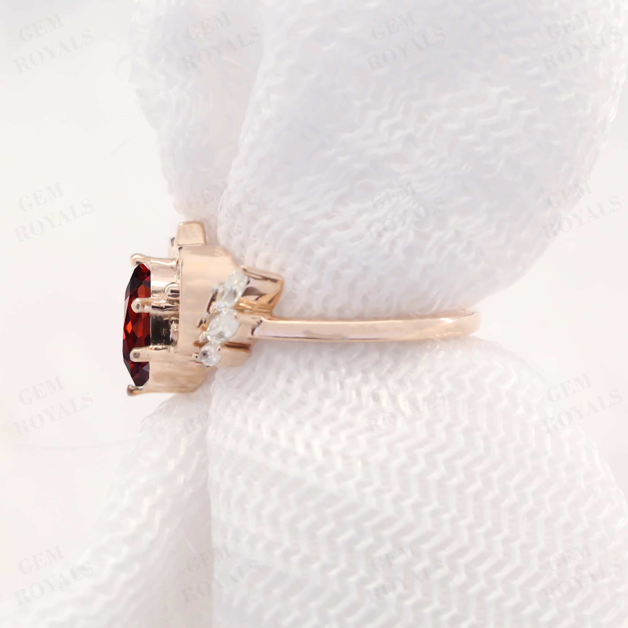 Flying Heart Vintage Oval Cut Natural Garnet Engagement Ring