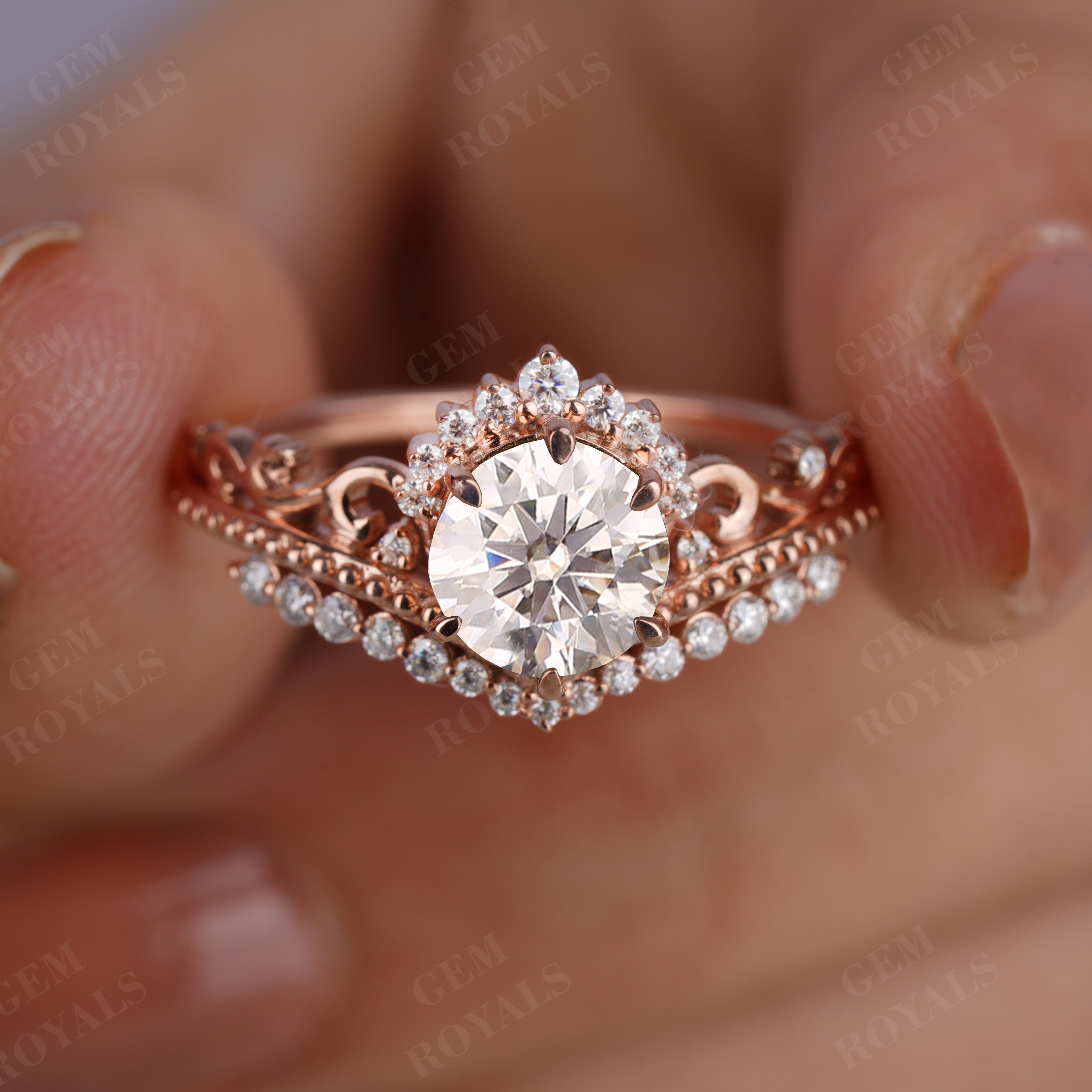 Vintage Art Deco Round Moissanite Engagement Ring