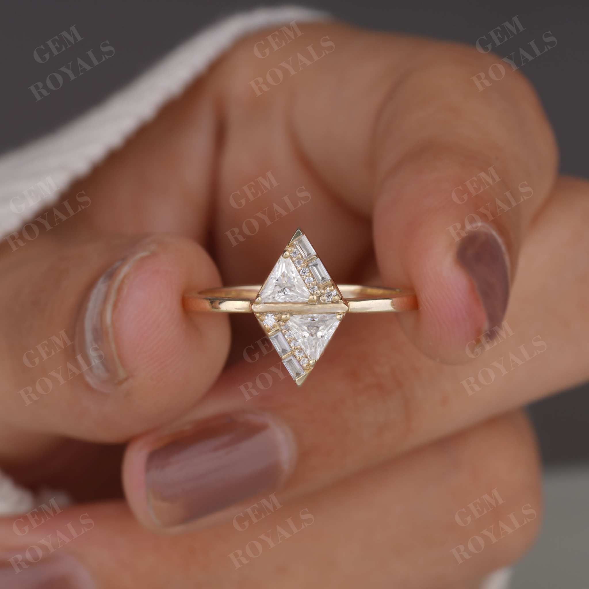 Mini Kite Shaped Dainty Mosaic Moissanite Ring