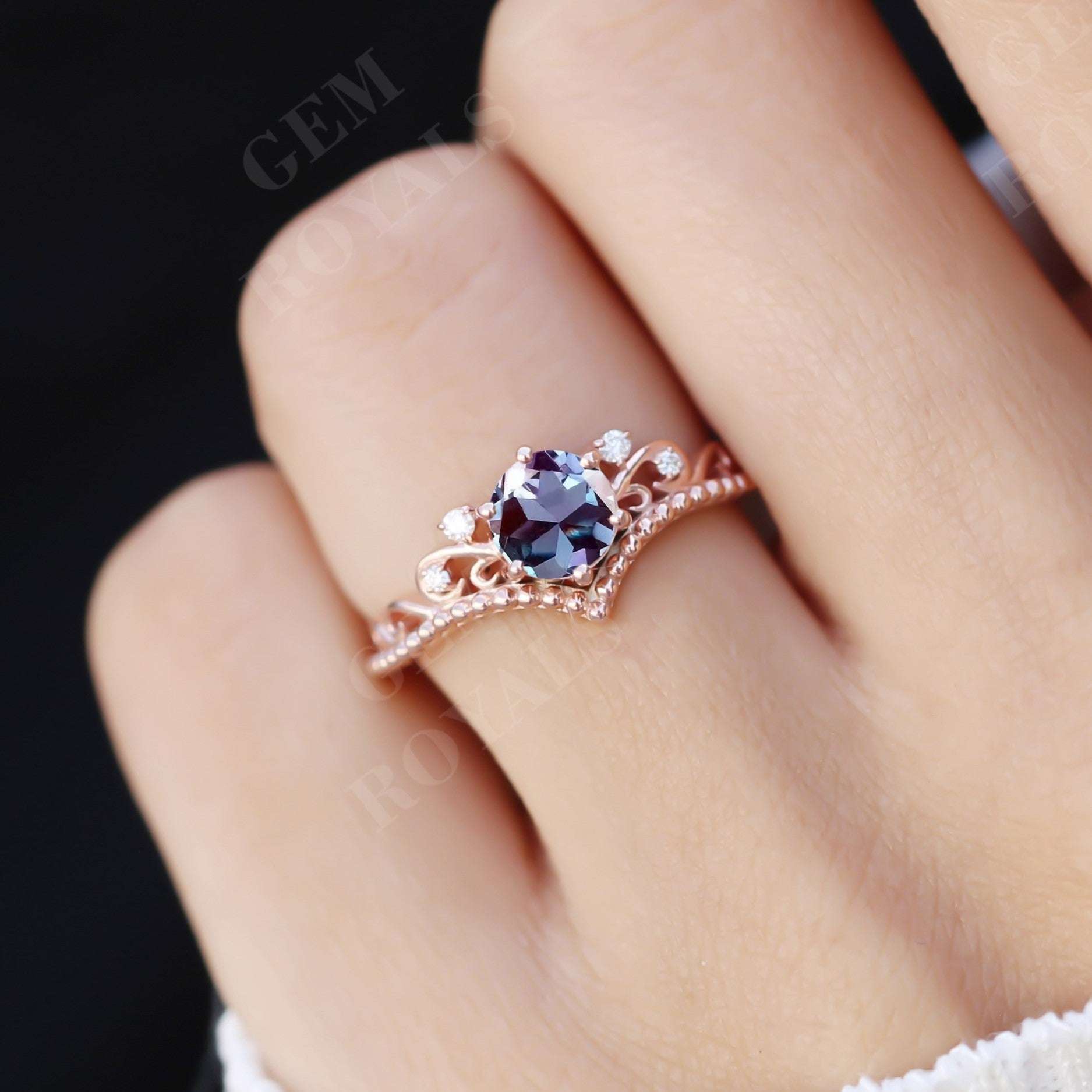 Vintage Style Chevron Round Alexandrite Engagement Ring