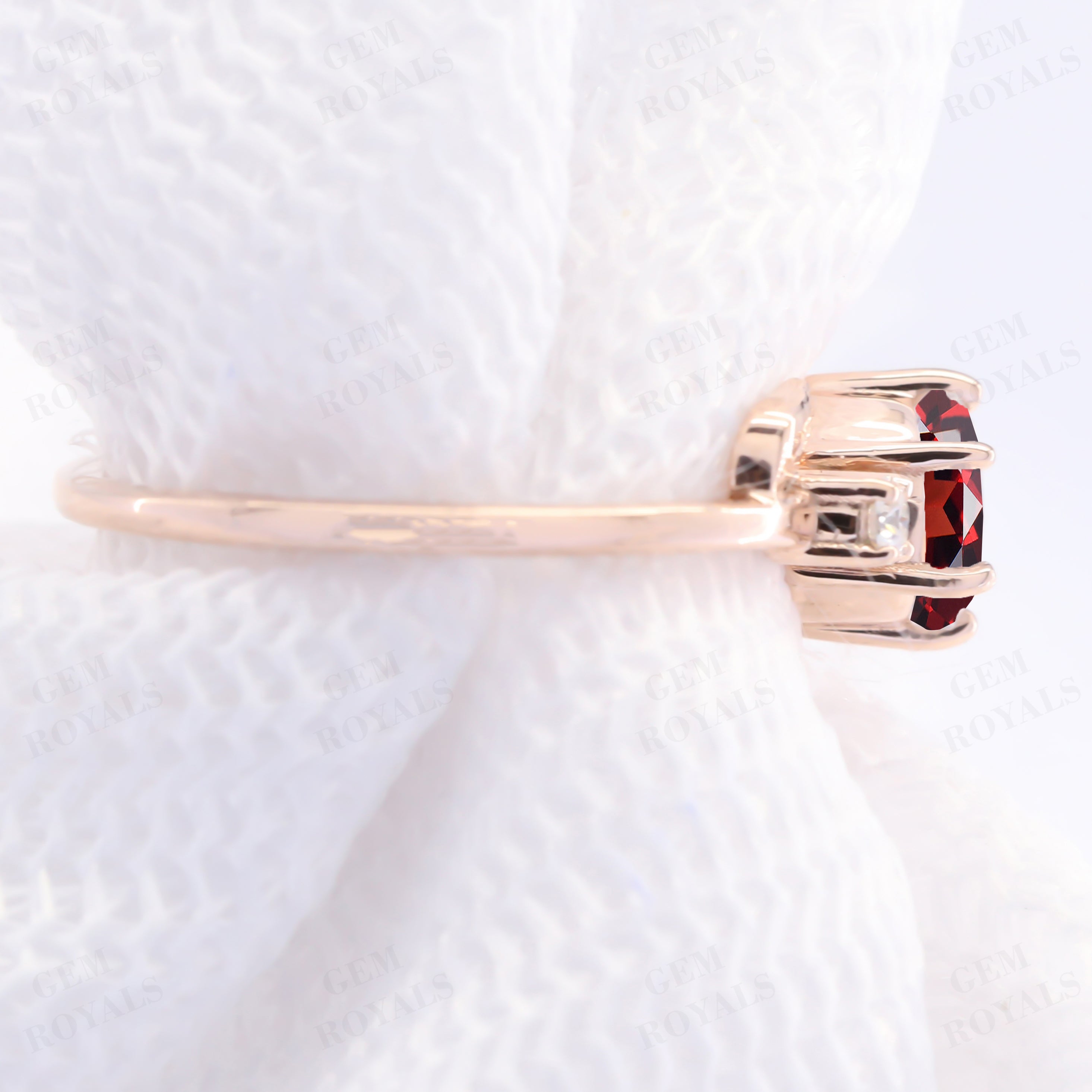 Art Deco Dainty Flower Round Natural Garnet Engagement Ring